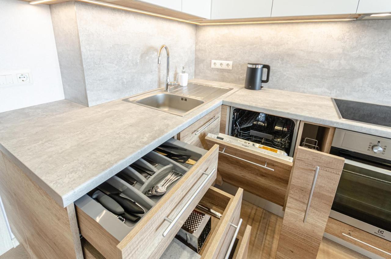 Petrovdom 5-25 In Cozy Apartment In Residential Complex "Beresteiskyi" Kiev Esterno foto